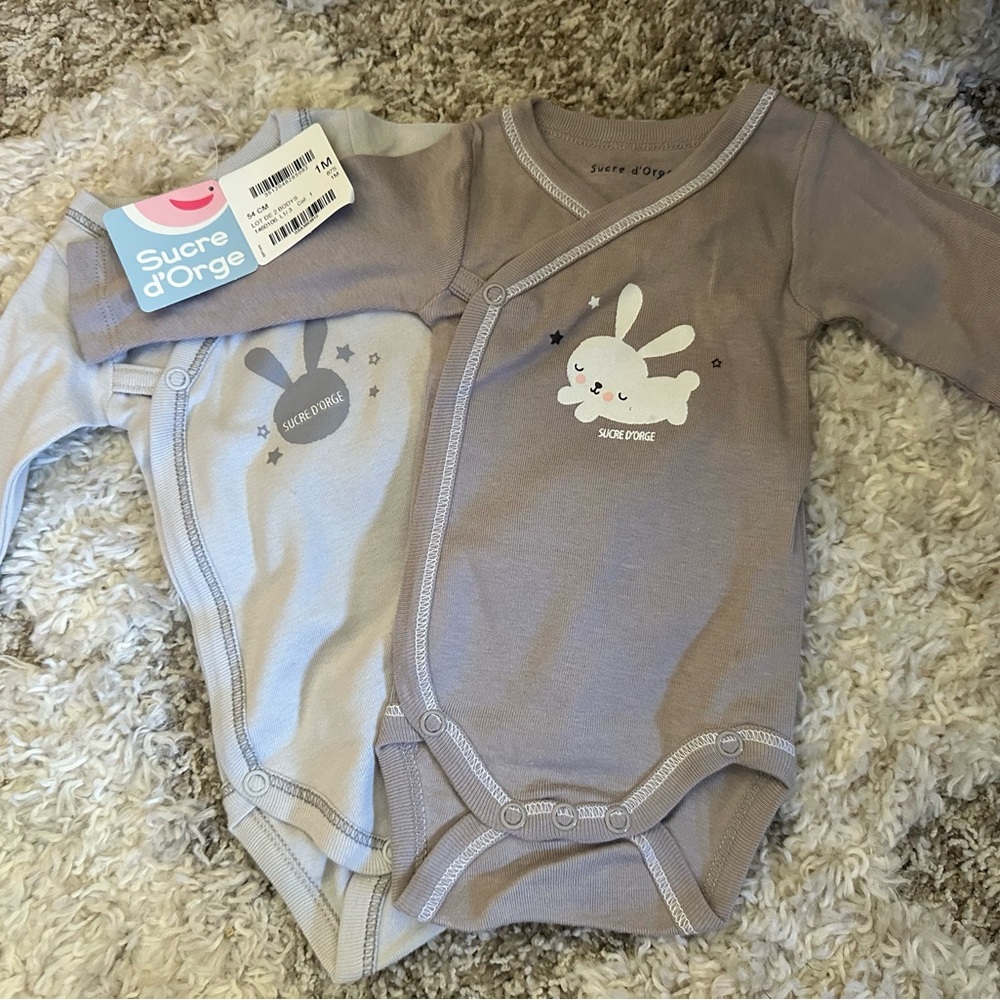 Sucre D'Orge Baby Onesie Two Piece Set - Gray and Cream new with tags 1 month